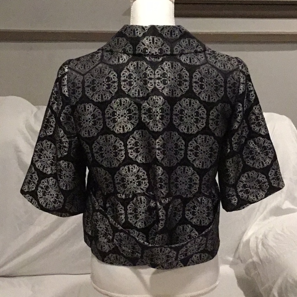 O) Women’s Tahari Jacket worn once , excell. cond. - Picture 4 of 8